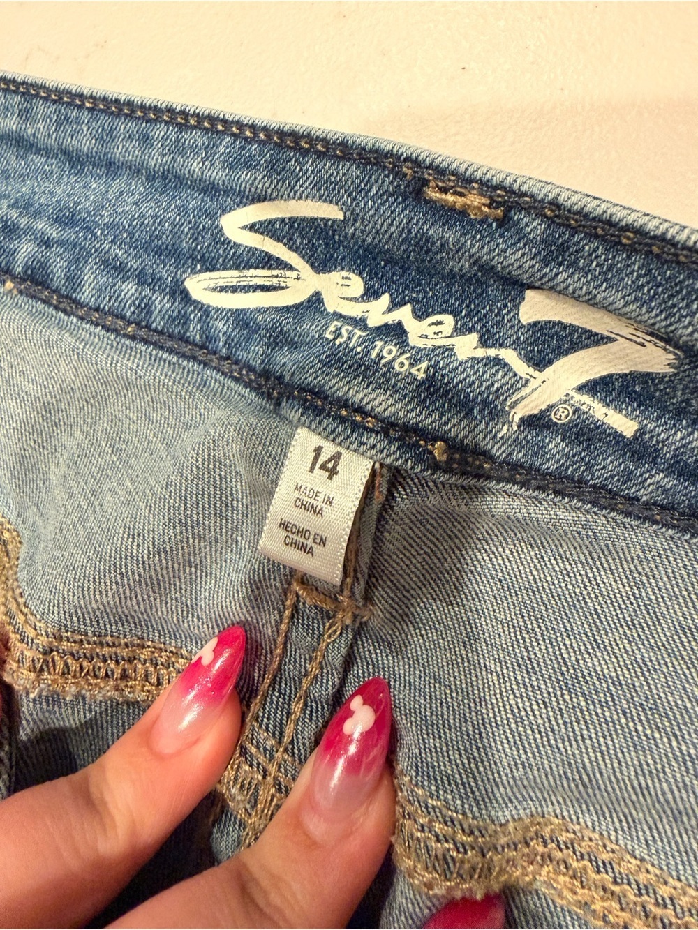 Seven7 Relaxed Bermuda Classic Distressed Denim Shorts Light Blue Size 14 - Picture 4 of 4